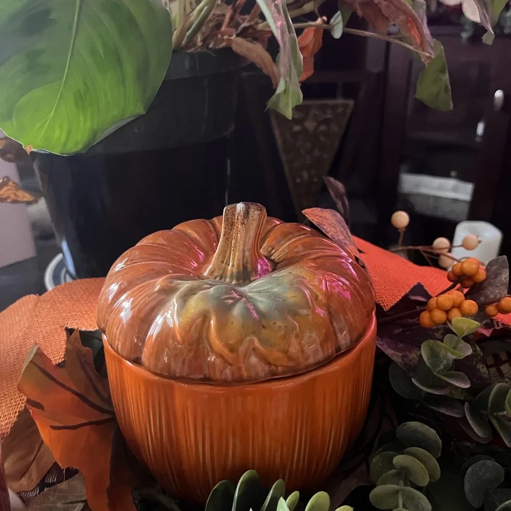 Fall decor - Picture 1 of 3